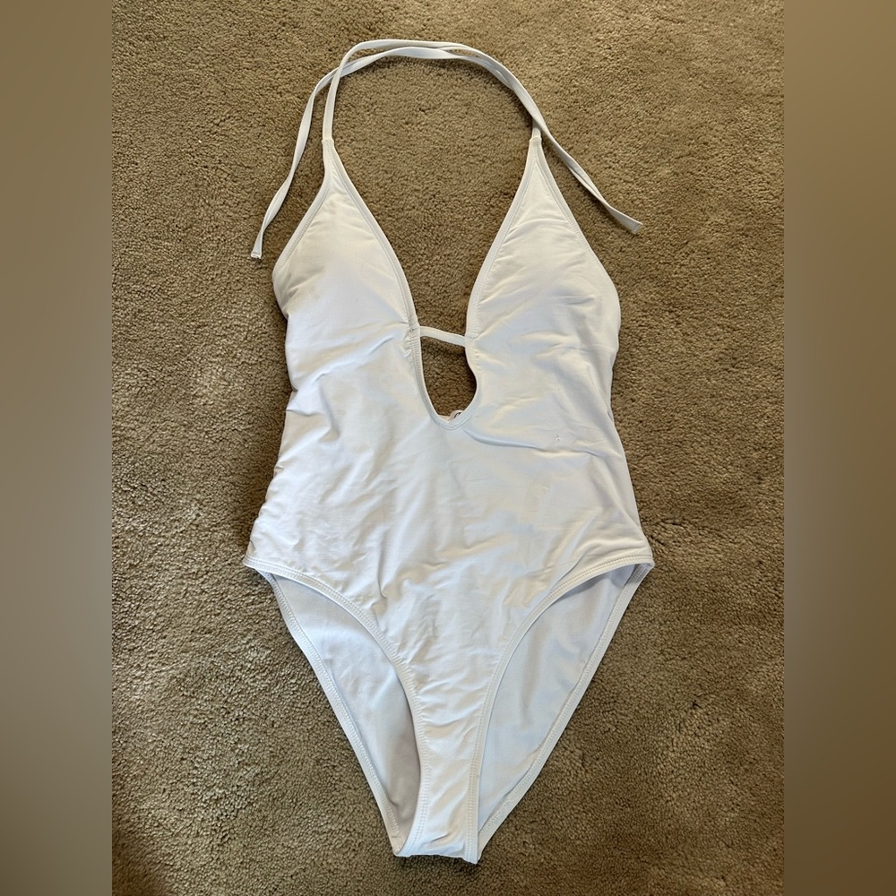 White Missguided One Piece Halter Swimsuit US 4